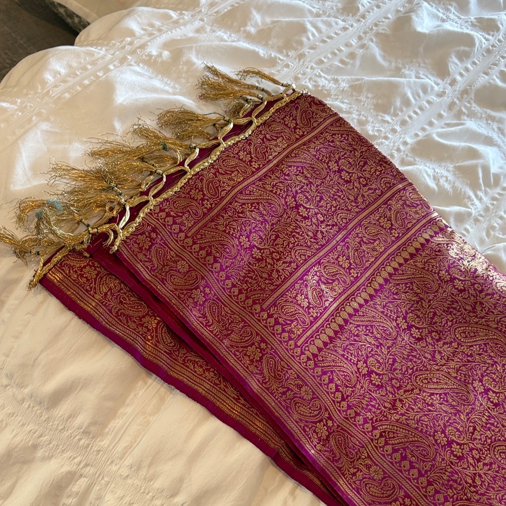 Elegant Purple and Gold Scarf